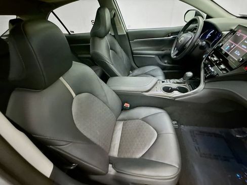 Used 2022 Toyota Camry XSE image 28