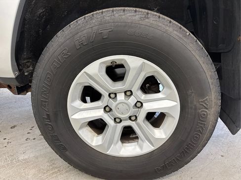Used 2016 Toyota 4Runner SR5 Premium AWD/4WD image 30