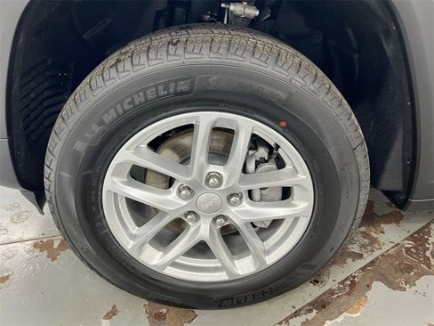 New 2025 Jeep Grand Cherokee Laredo X image 26