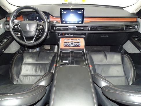 Used 2020 Lincoln Aviator Reserve w/ Equipment Group 202A image 24