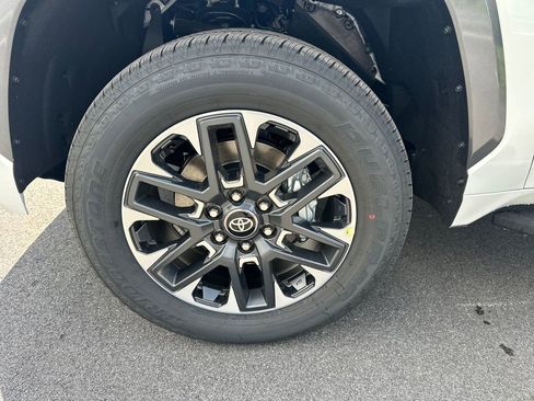 New 2026 Toyota Tundra Limited AWD/4WD image 12