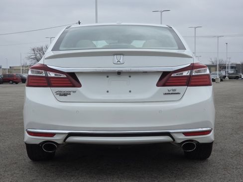 Used 2016 Honda Accord Touring image 15