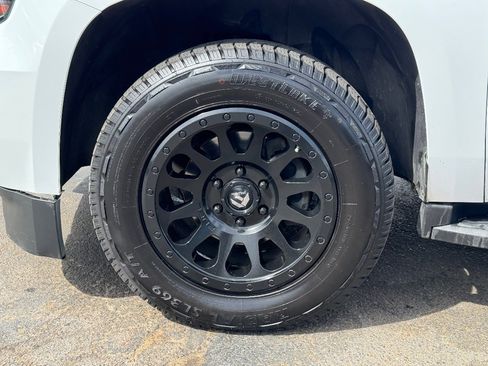 Used 2019 Chevrolet Suburban LT image 7