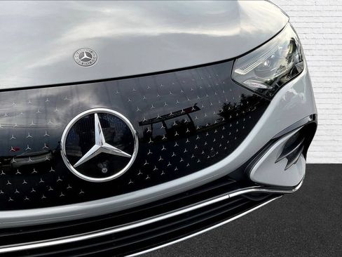 Used 2023 Mercedes-Benz EQE 500 4MATIC Sedan image 31