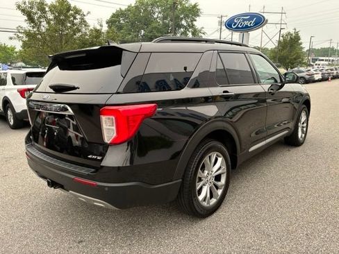 Certified 2023 Ford Explorer XLT w/ Equipment Group 202A AWD/4WD image 3