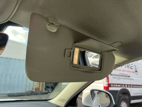 Used 2023 Volvo XC40 B5 Ultimate w/ Climate Package image 37