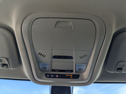 Certified 2019 GMC Acadia Denali AWD/4WD image 27