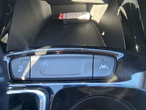 Used 2025 Chevrolet Trax LT w/ Driver Confidence Package image 19