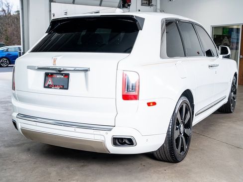Used 2021 Rolls-Royce Cullinan image 6