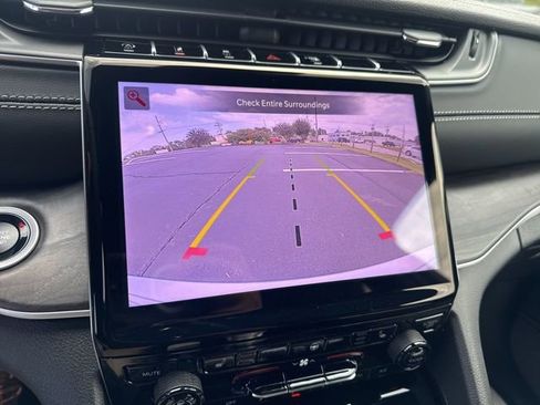 New 2025 Jeep Grand Cherokee Limited w/ Black Appearance Package AWD/4WD image 15