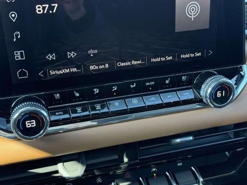 Used 2025 GMC Canyon AT4 w/ Technology Plus Package AWD/4WD image 26