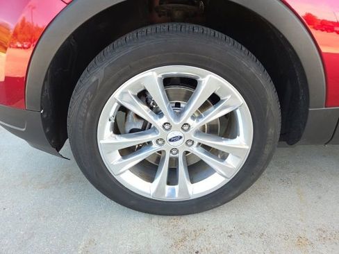 Used 2019 Ford Explorer XLT w/ Equipment Group 202A AWD/4WD image 70