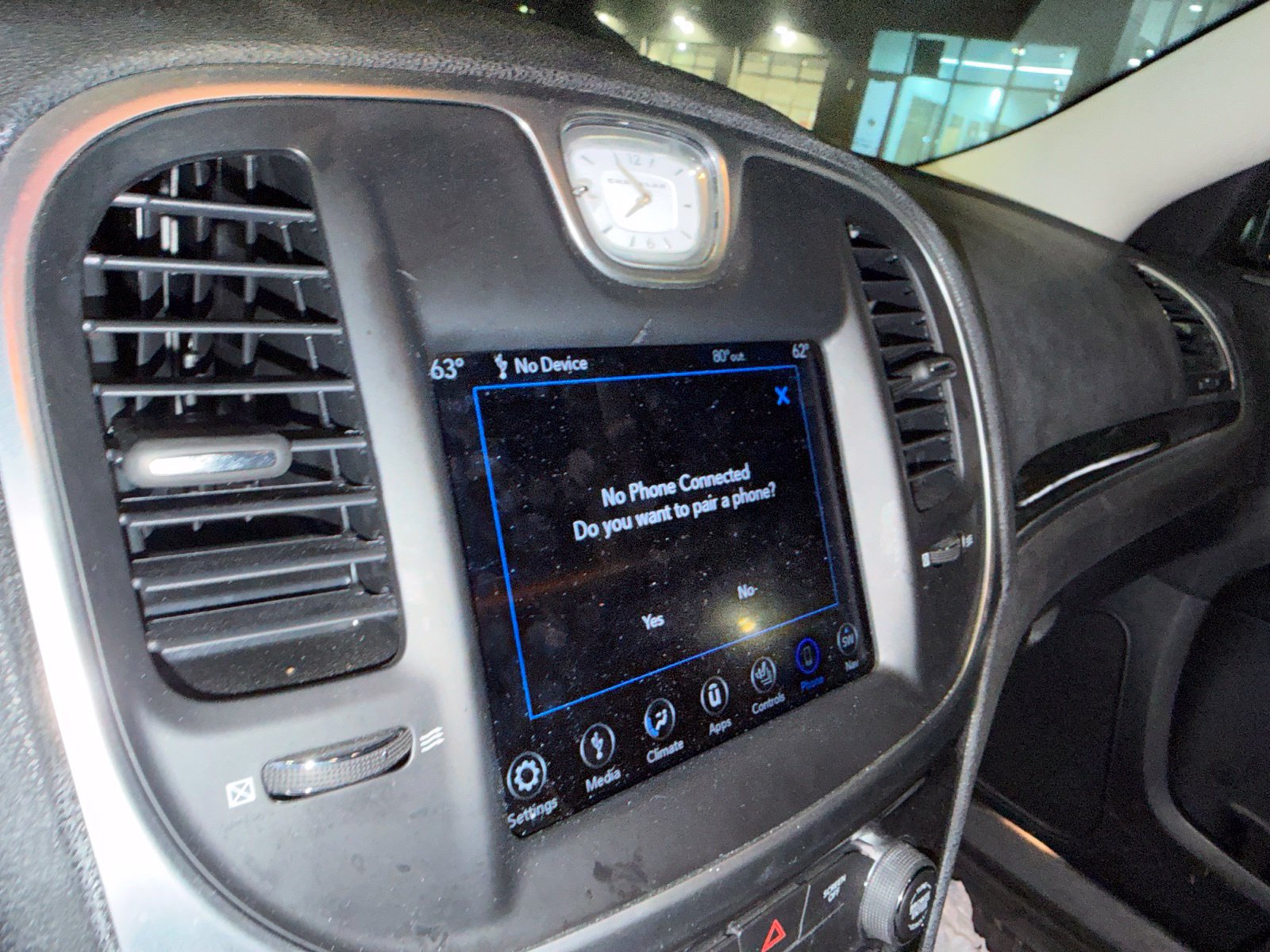 Used 2018 Chrysler 300 Touring L RWD image 7