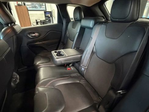 Used 2016 Jeep Cherokee Trailhawk w/ Cold Weather Group image 20