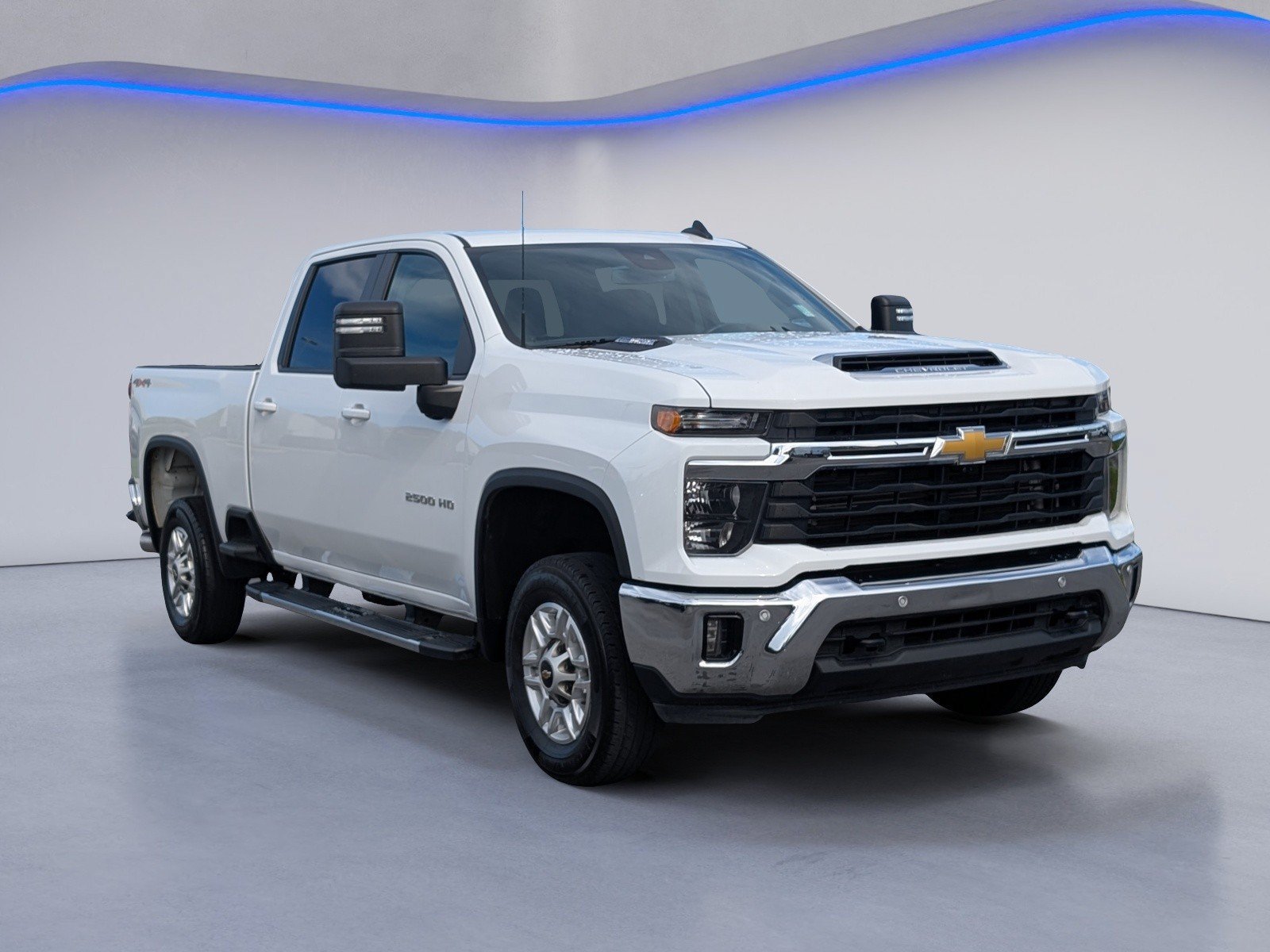 Used 2025 Chevrolet Silverado 2500 LT w/ Safety Package AWD/4WD image 5
