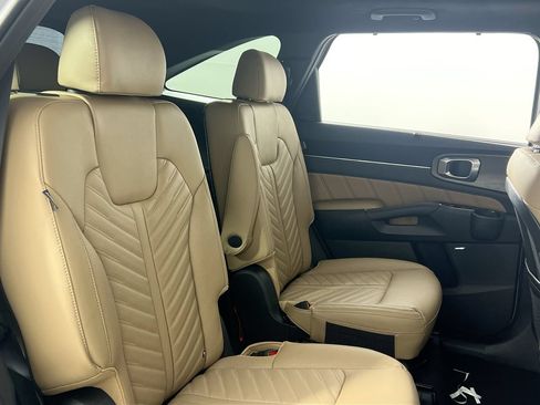 Certified 2025 Kia Sorento SX Prestige w/ Olive Brown Leather Package AWD/4WD image 25