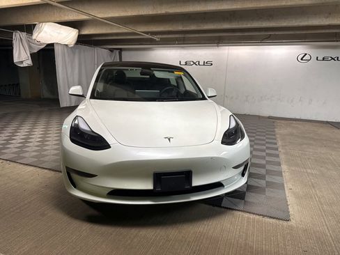 Used 2023 Tesla Model 3 Standard Range image 2
