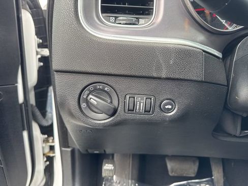 Used 2021 Dodge Charger SXT w/ Leather Interior Group RWD image 32