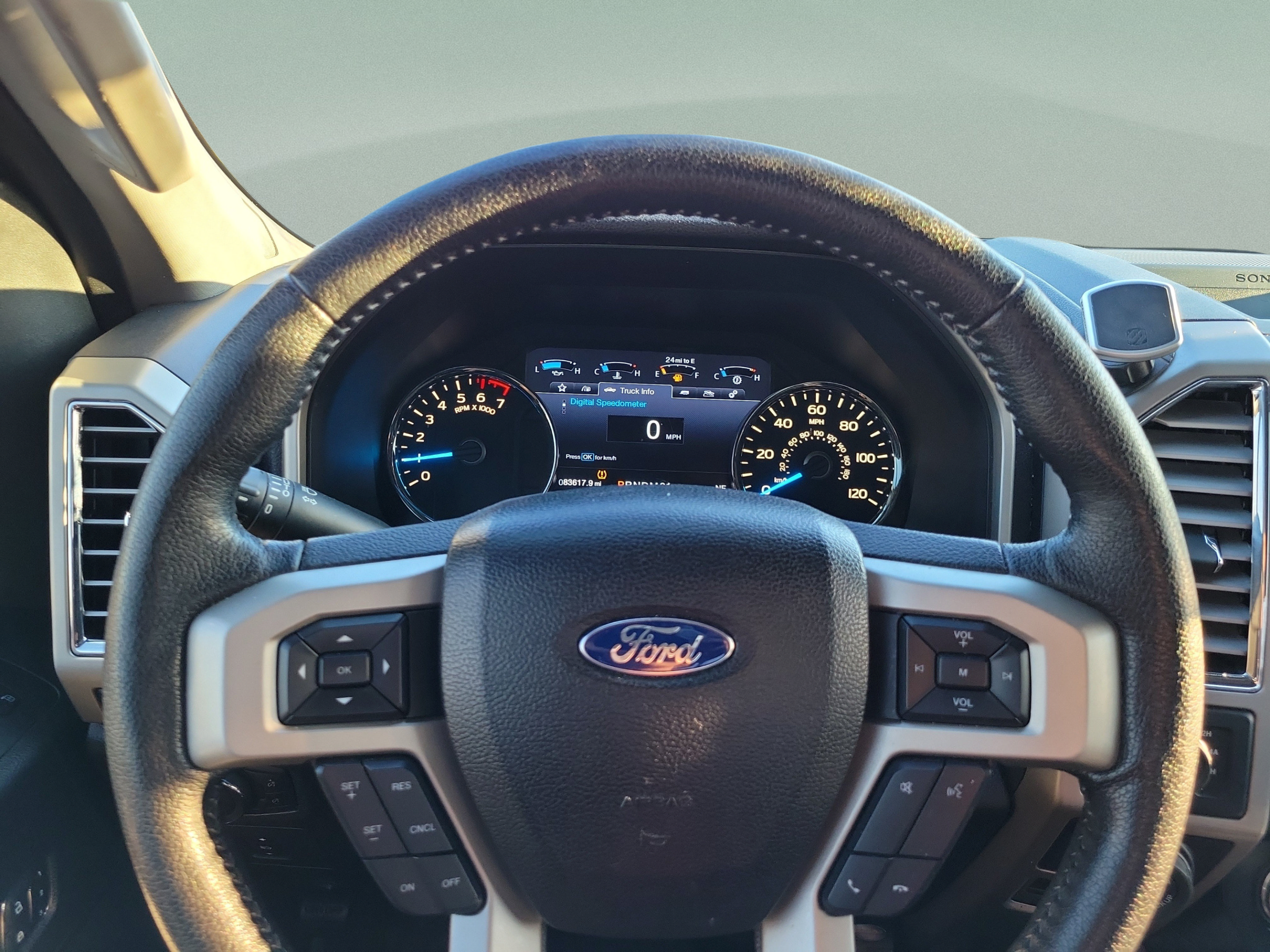 Used 2016 Ford F150 Lariat w/ Equipment Group 502A Luxury AWD/4WD image 18