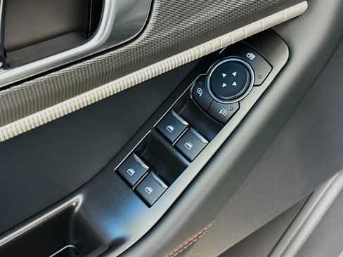 New 2026 Ford Explorer ST-Line w/ ST-Line Street Pack image 18