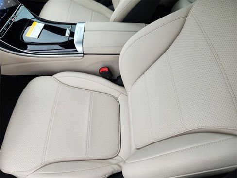 Certified 2025 Mercedes-Benz C 300 4MATIC Sedan image 8