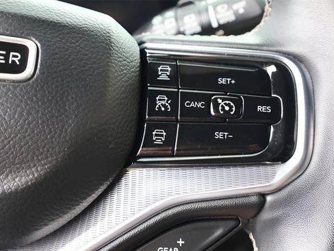 Used 2023 Jeep Grand Wagoneer 4WD image 27