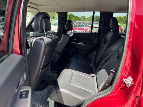 Used 2011 Jeep Liberty Limited w/ Comfort/Convenience Group AWD/4WD image 10