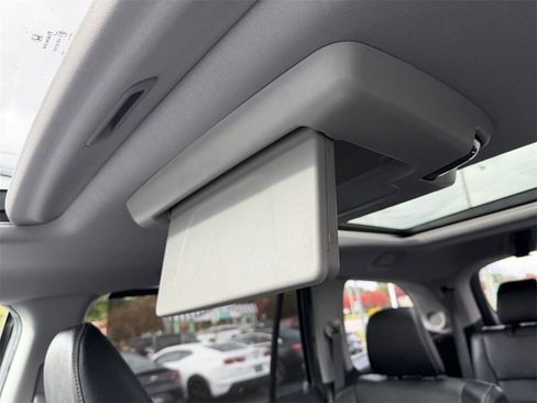 Used 2019 Honda Pilot Elite image 32