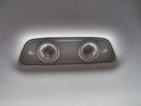 Used 2019 Audi e-tron Prestige w/ Prestige Package image 38