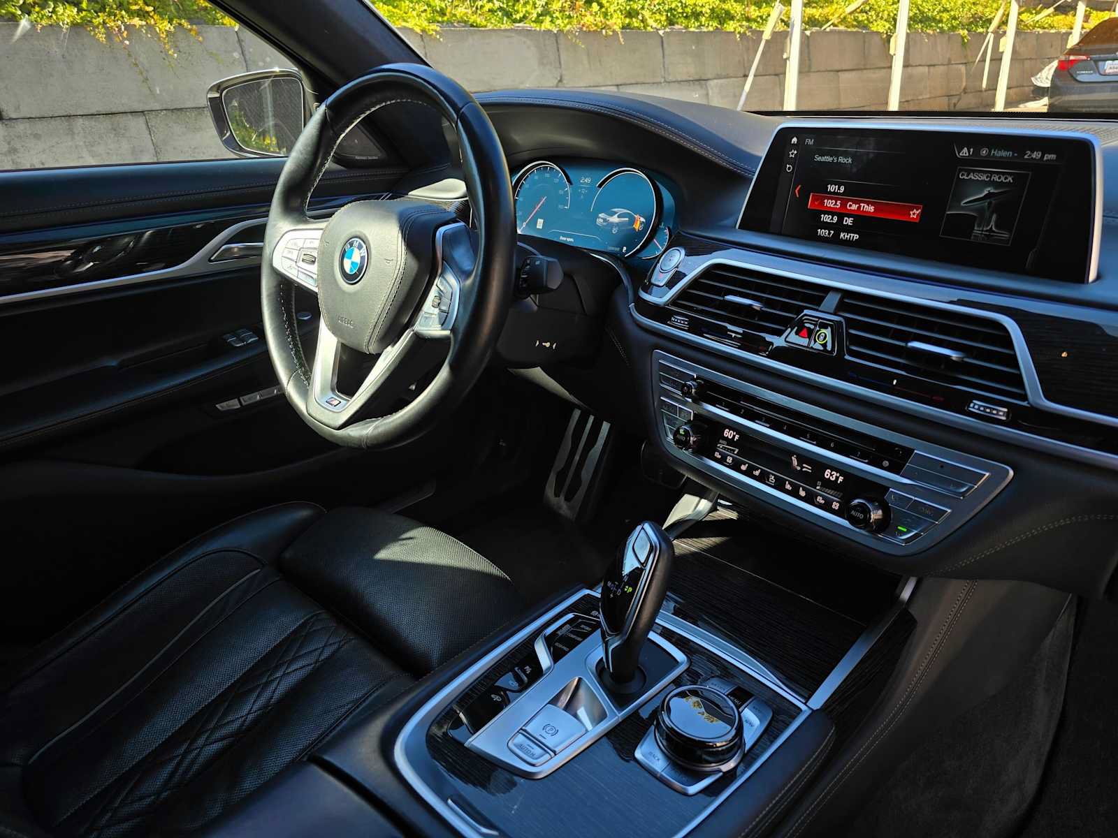 Used 2018 BMW 750i RWD image 10