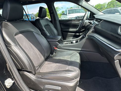 Certified 2024 Jeep Grand Cherokee L Altitude image 33