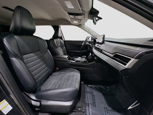 Used 2025 Mitsubishi Outlander SE image 29