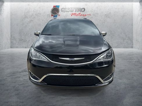 Used 2019 Chrysler Pacifica Limited FWD image 9