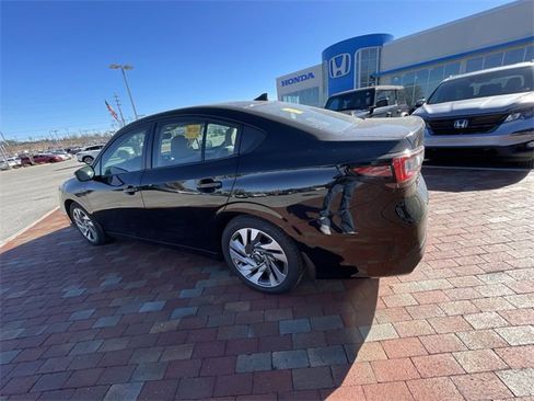 Used 2025 Subaru Legacy Limited image 13