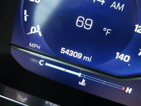 Used 2023 Chevrolet Tahoe Z71 w/ Luxury Package image 33