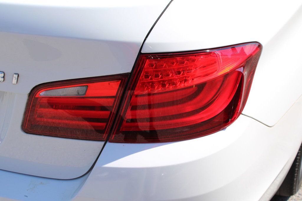 Used 2011 BMW 528i Sedan RWD image 9
