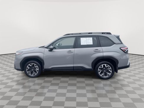 Used 2025 Subaru Forester Premium w/ Convenience Package #1 AWD/4WD image 14