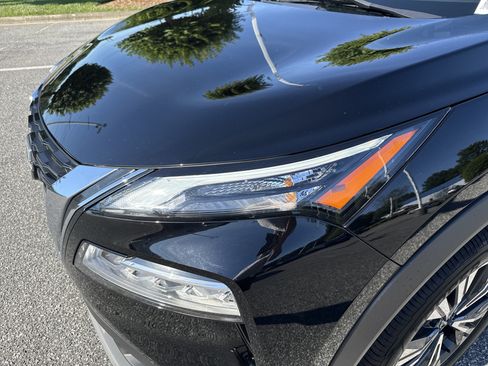 Used 2023 Nissan Rogue SV AWD/4WD image 6
