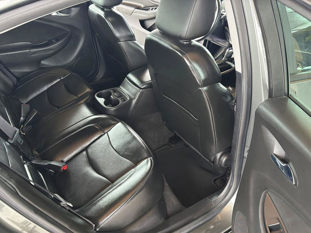 Used 2017 Chevrolet Volt Premier w/ Driver Confidence II Package FWD image 15