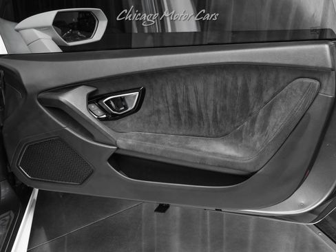 Used 2016 Lamborghini Huracan LP 610-4 Avio AWD/4WD image 22