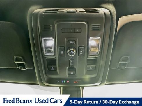Used 2022 GMC Yukon XL Denali w/ Advanced Technology Package AWD/4WD image 44