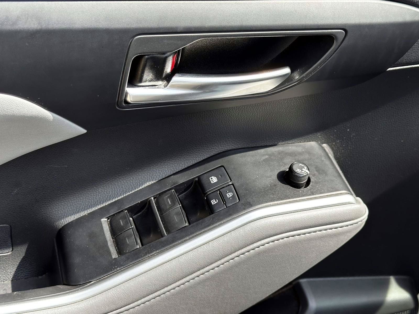 Certified 2021 Toyota Highlander XLE AWD/4WD image 13