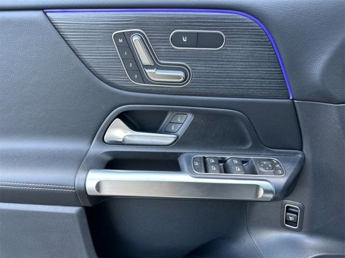 New 2026 Mercedes-Benz GLB 250 image 11