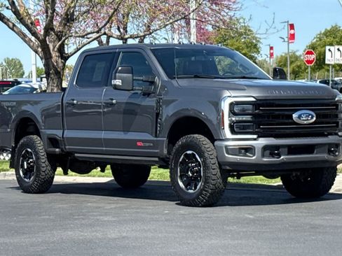 Certified 2025 Ford F350 Platinum w/ Tremor Off-Road Package AWD/4WD image 9