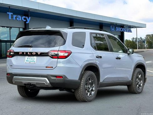 New 2026 Honda Pilot TrailSport image 6