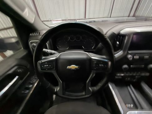 Used 2023 Chevrolet Silverado 2500 LT AWD/4WD image 18