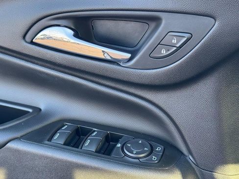 Used 2022 Chevrolet Equinox LT image 23