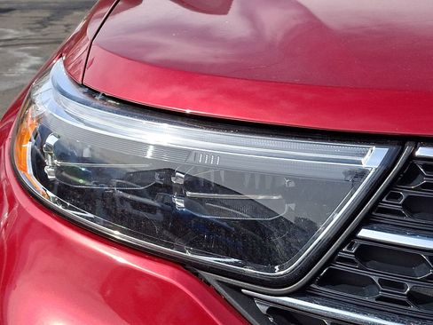 Used 2022 Ford Explorer XLT w/ Equipment Group 202A image 9