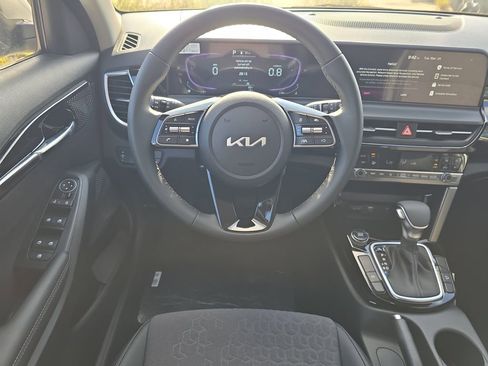 New 2026 Kia Seltos S FWD image 13