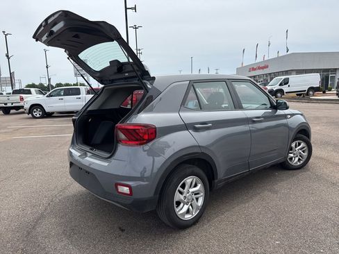 Used 2021 Hyundai Venue SE FWD image 23